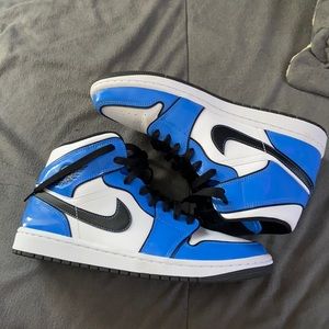 Jordan 1 SE Signal blue size 8.5 with box